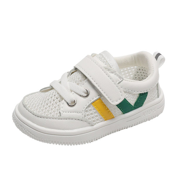 Valged võrgusilma ja paeltega beebitossud