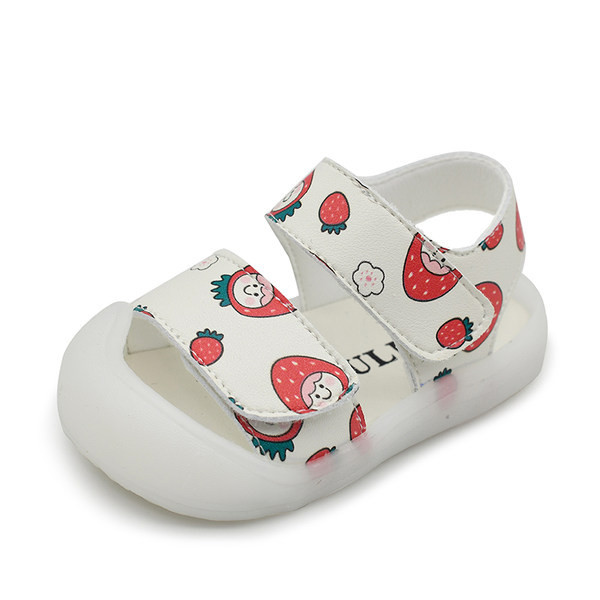 Модерни бебешки сандали с апликация и лепенки 