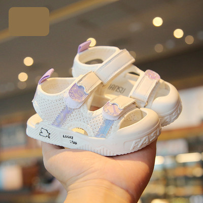 Lameda talla ja takjakinnitusega beebisandaalid