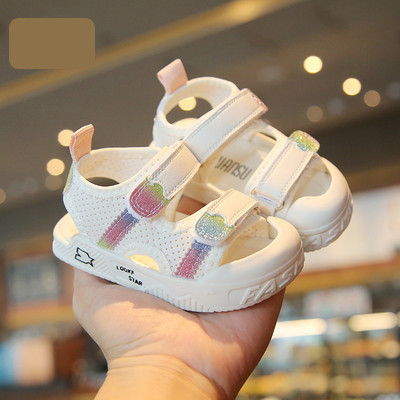 Lameda talla ja takjakinnitusega beebisandaalid