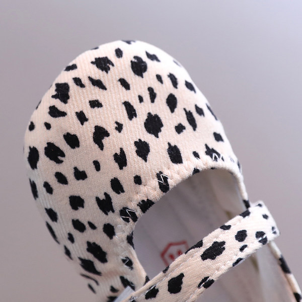 Tüdrukutele loomamustriga beebikingad