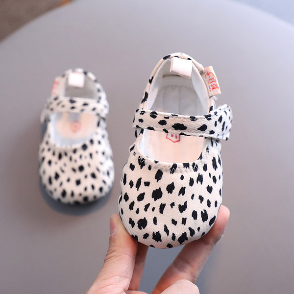 Tüdrukutele loomamustriga beebikingad