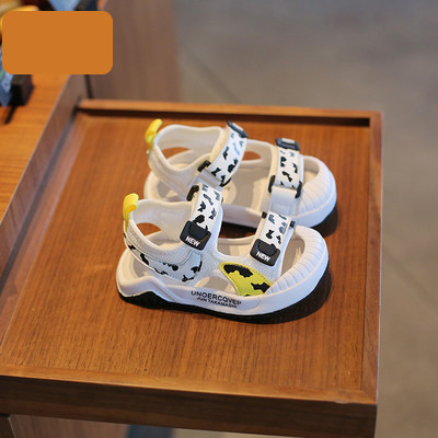 Beebi sandaalid poistele kirja ja takjapaelaga