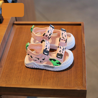 Beebi sandaalid poistele kirja ja takjapaelaga