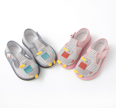 Карирани бебешки обувки с 3D елемент за момичета и момчета