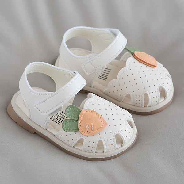 Kahes värvitoonis 3D-elemendiga beebisandaalid