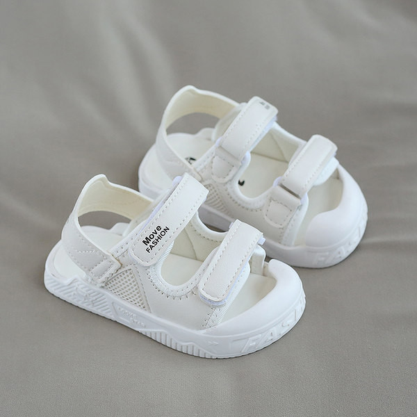 Бебешки сандали с лепенки в три цвята