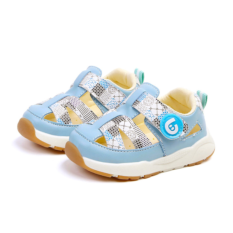 Бебешки сандали от еко кожа  с лепенки