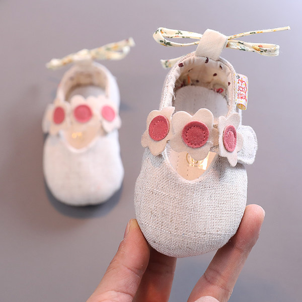 Бебешки обувки с лепенки и 3D цветя