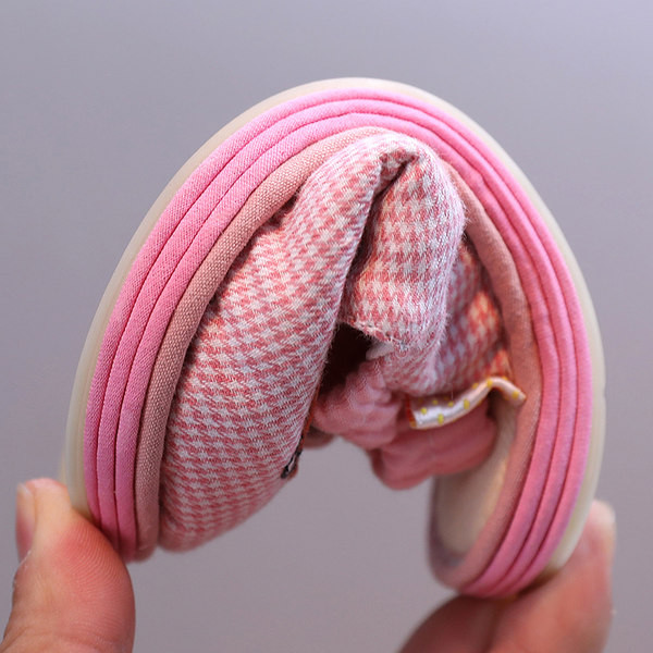 Küülikuga beebisandaalid - kaks mudelit