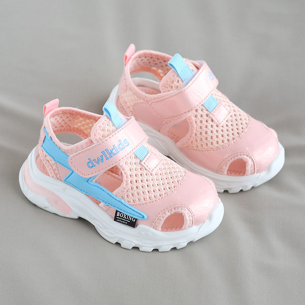 Aukude ja takjakinnitusega unisex mudelis võrgust tossud beebidele