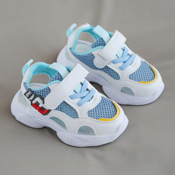 Moodsad avatud kontsaga beebitossud tüdrukutele ja poistele - hingavad