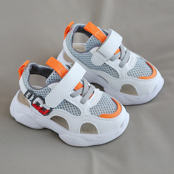 Moodsad avatud kontsaga beebitossud tüdrukutele ja poistele - hingavad