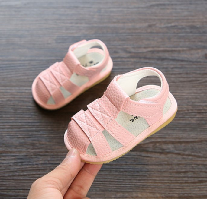 Tavalised takjakinnitusega beebisandaalid tüdrukutele ja poistele