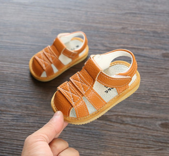 Tavalised takjakinnitusega beebisandaalid tüdrukutele ja poistele