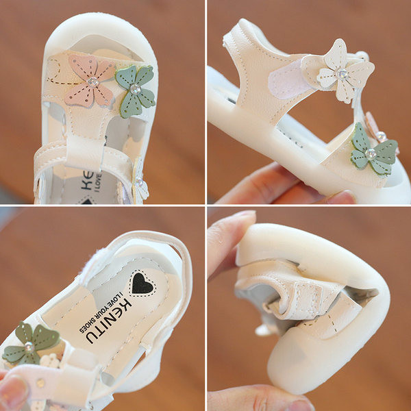 Beebikinnised takjakinnitusega sandaalid tüdrukutele