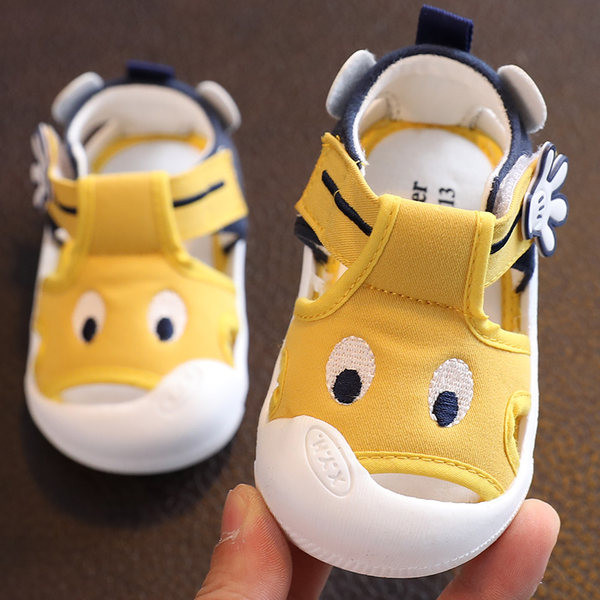 Beebi sandaalid tüdrukutele ja poistele ja 3D element