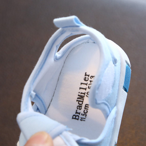 Бебешки сандали с лепенка и мека подметка 