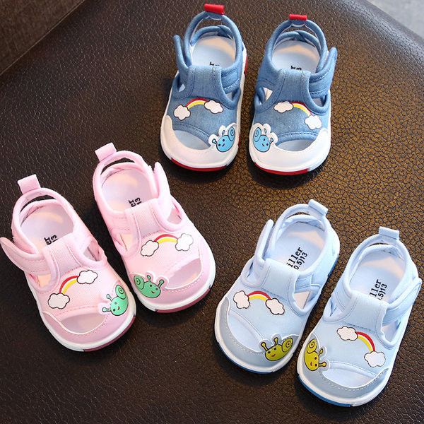 Бебешки сандали с лепенка и мека подметка 