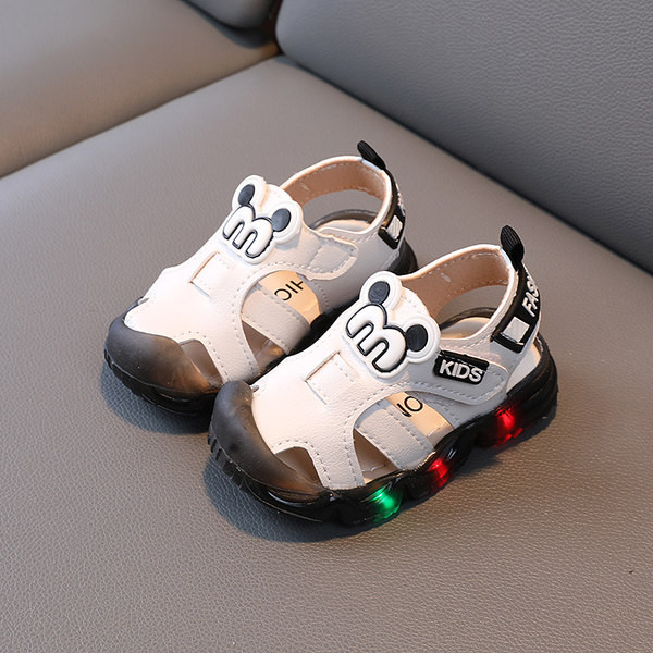 Uus mudel helendava tallaga ökonahast beebisandaalid