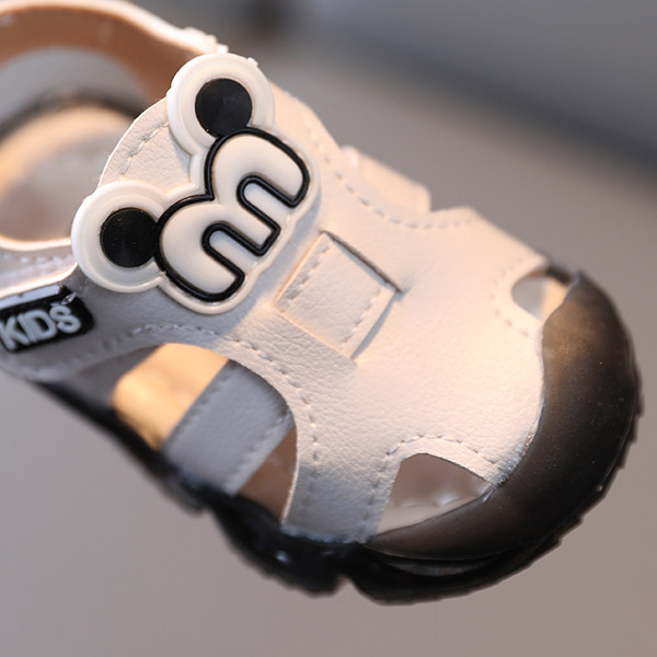 Uus mudel helendava tallaga ökonahast beebisandaalid