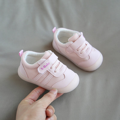 Mugava tallaga tavaline mudel beebidele