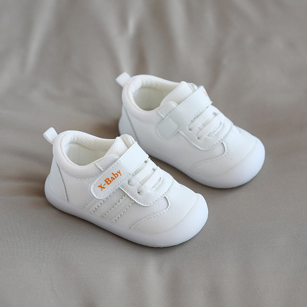 Mugava tallaga tavaline mudel beebidele