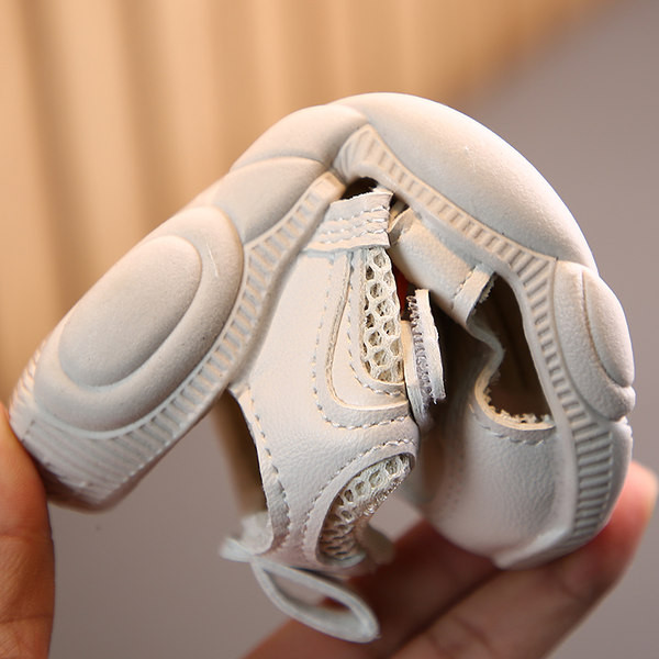 Uus beebi sandaalide mudel