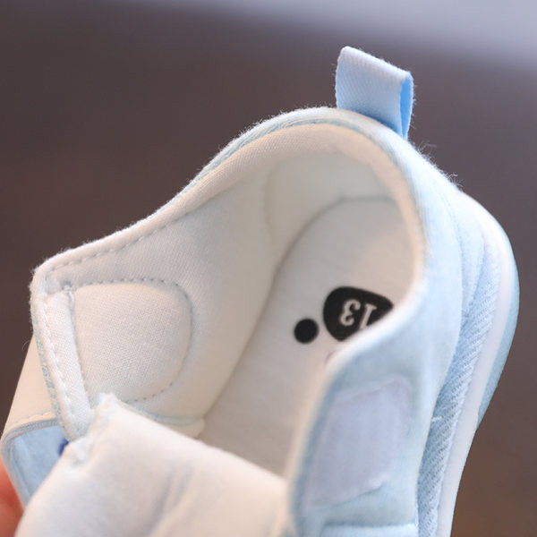 Tikandi ja 3D elemendiga beebikingad