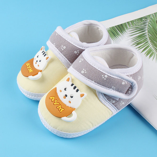 Kleebise ja 3D elemendiga beebikingad - kaks mudelit