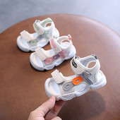 Kareda talla ja takjakinnitusega beebisandaalid