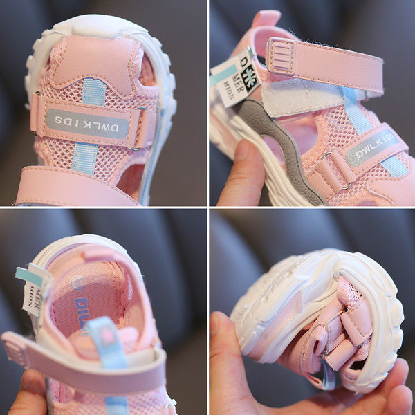 Beebi sandaalid kirja ja kleebistega