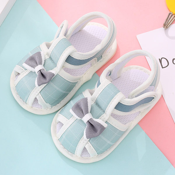 Paela ja takjakinnitusega beebisandaalid