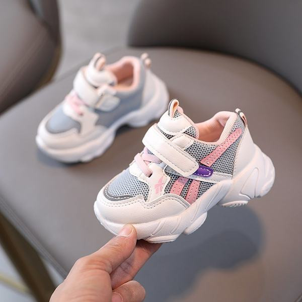 Бебешки маратонки с велкро лепенки и груба подметка