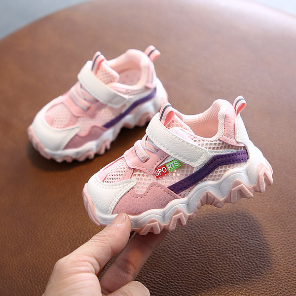 Beebi tossud pealkirja ja takjakinnitusega