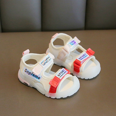 Παιδικά σανδάλια με επιγραφή και  στερέωση velcro σε διάφορα χρώματα