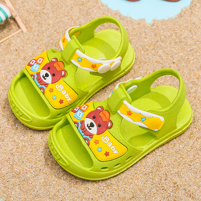 Aplikatsioonidega suvised beebikummist sandaalid