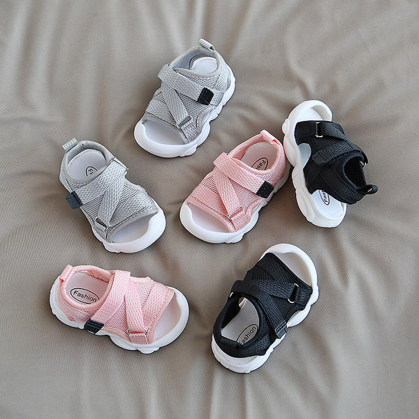 Παιδικά σανδάλια για αγόρια και κορίτσια με αντιολισθητικές σόλες