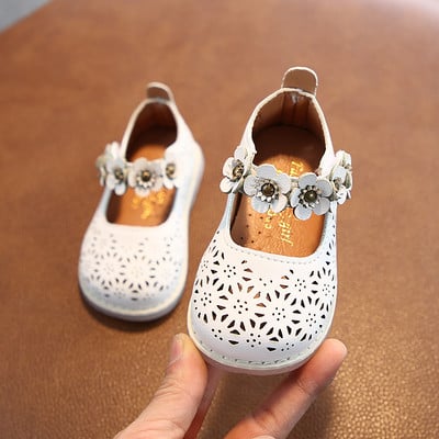 Бебешки сандали с 3D декорация за момичета и момчета 