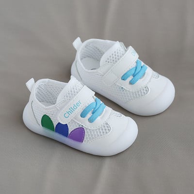 Παιδικά παπούτσια με πλέγμα και  στερέωση velcro σε λευκό και πορτοκαλί χρώμα