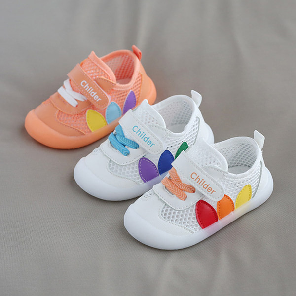 Valge ja oranži värvi võrgu ja kleebisega beebikingad