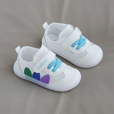 Teibi ja võrguga beebide suvekingad