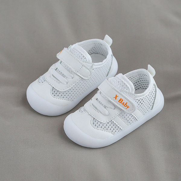 Teibi ja võrguga beebide suvekingad