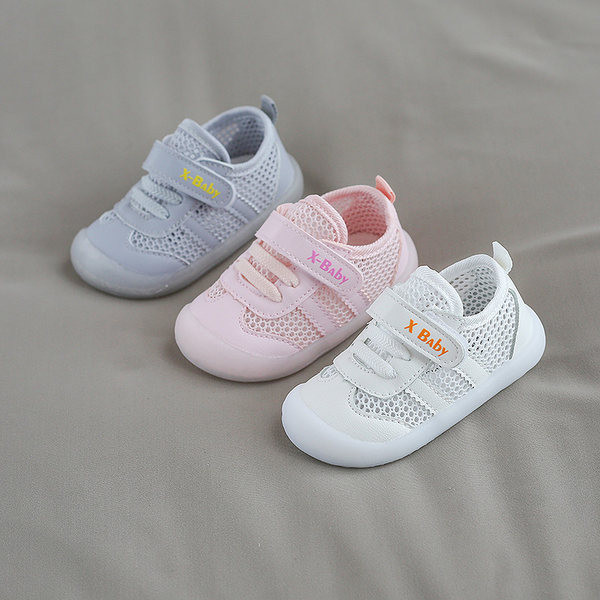 Teibi ja võrguga beebide suvekingad