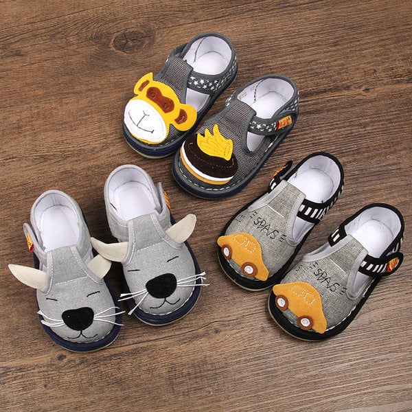 Бебешки сандали за момчета с 3D елемент