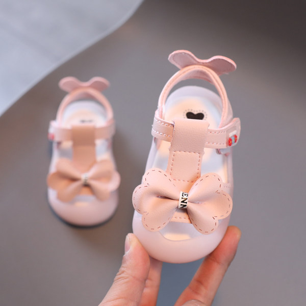 3D elemendi ja paeltega beebisandaalid