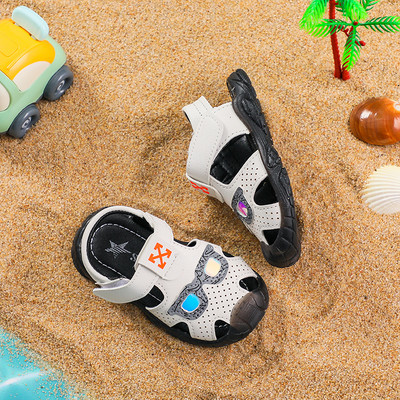 3D aplikatsiooniga beebisandaalid poistele takjakinnitusega