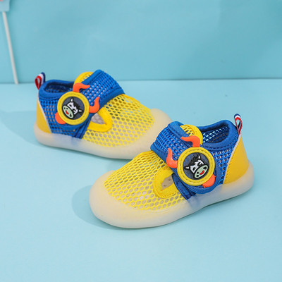 Beebi hingavad jalatsid takjakinnitusega