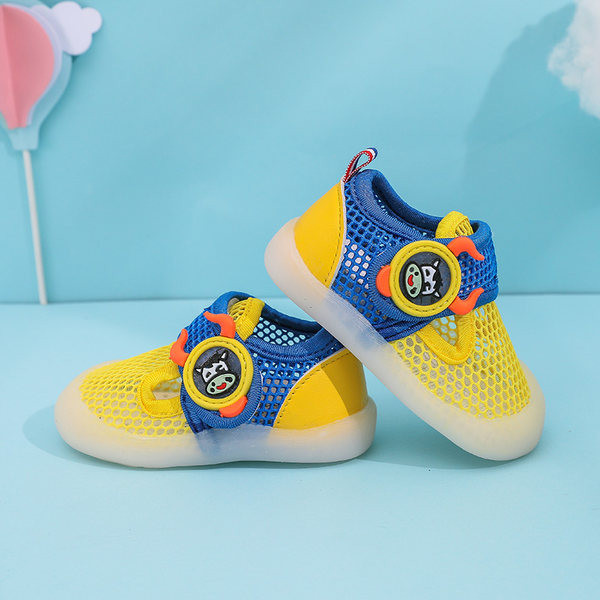 Beebi hingavad jalatsid takjakinnitusega