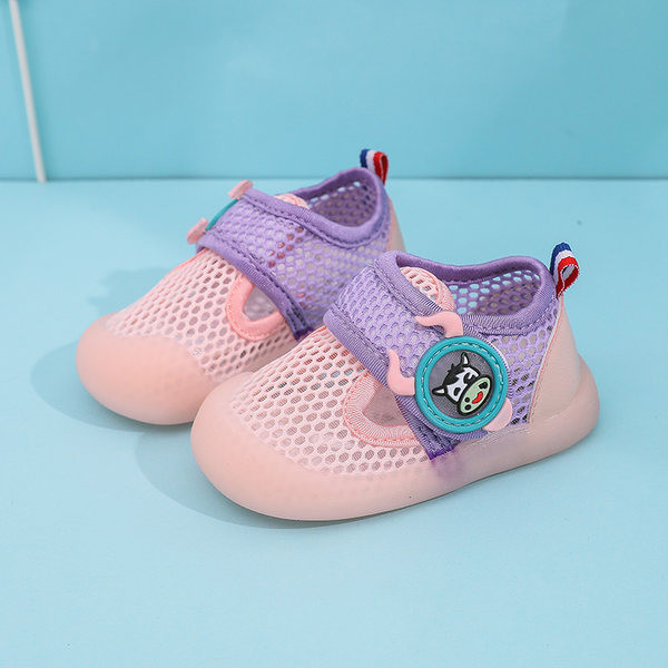 Beebi hingavad jalatsid takjakinnitusega